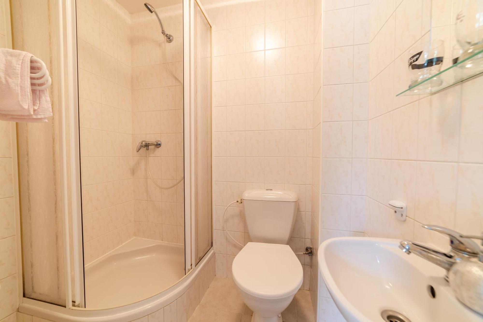 Penzion Kaminek Teplice nad Metují Exteriör bild
